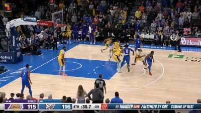 [Highlight] Giddey finds Favors with his 10th Assist for the layup to give the Thunder a 3 point lead with 31.2 left