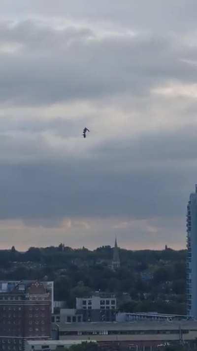 What in the south London UFO is this?