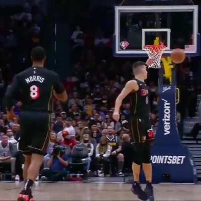 [Highlight] Alternative angle of Morris tackling Jokic