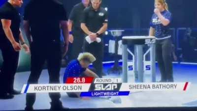 female slap fight competition