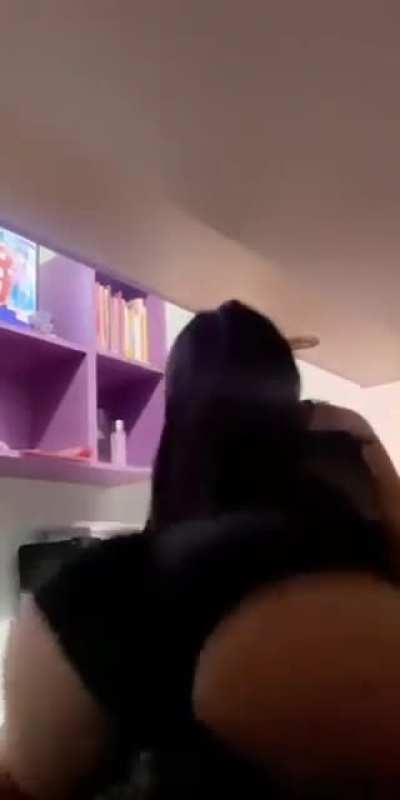 Albanian pawg twerk