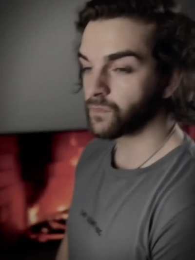 ebonun para da gözü mü var sence :D 
bu adam istese model olur parayı kırar