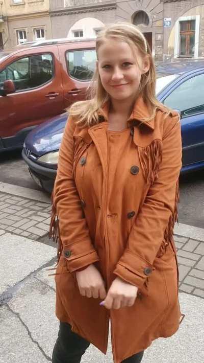 It was very exciting, this guy in the back, so close, who had no idea about anything and was so close to catching me. [GIF]