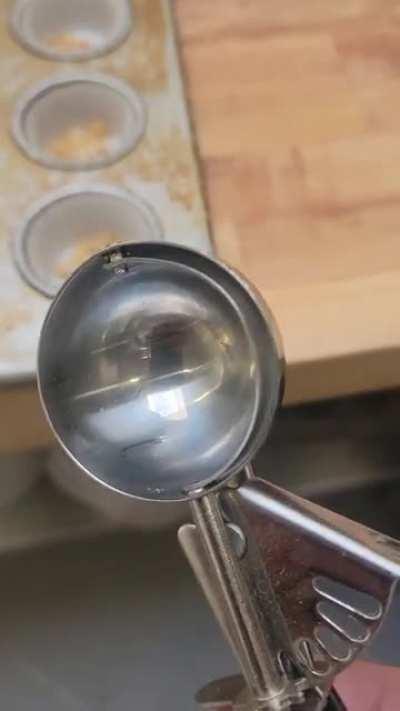 I know the tongs bit but where my pastry chefs at?