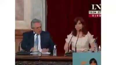 Por que le diran titere?