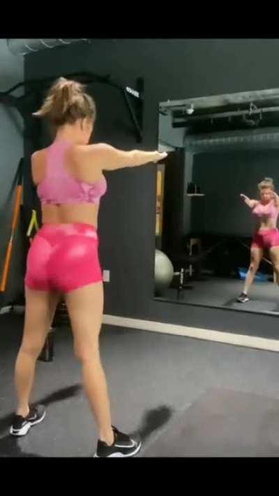 up and down up and down 😅🍑🙌🏾