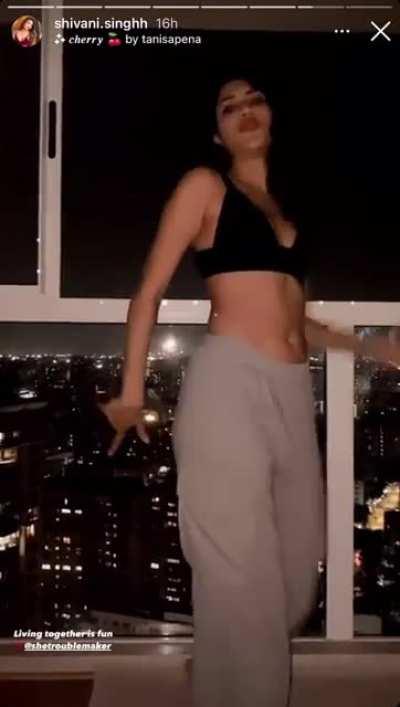 Hot Dance with Shivani Singh