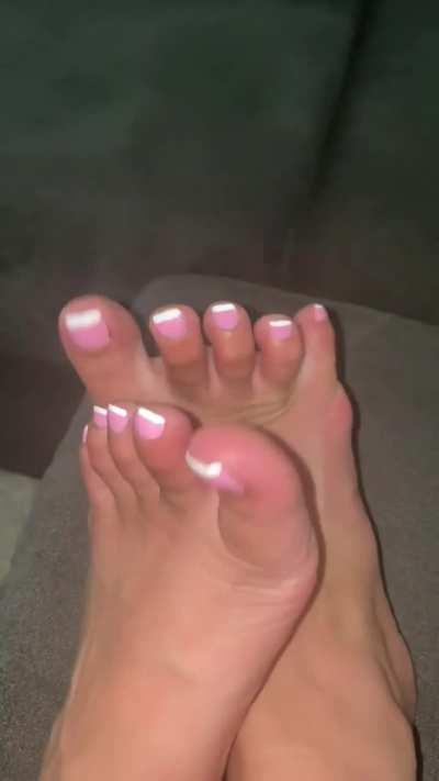 Do you like my Filipina feet?