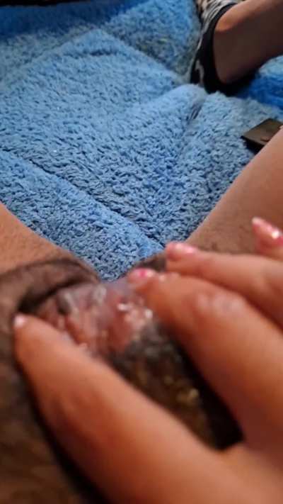 I love playing with my pussy