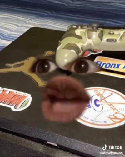 [Video] Are you guys cheating on your PS4