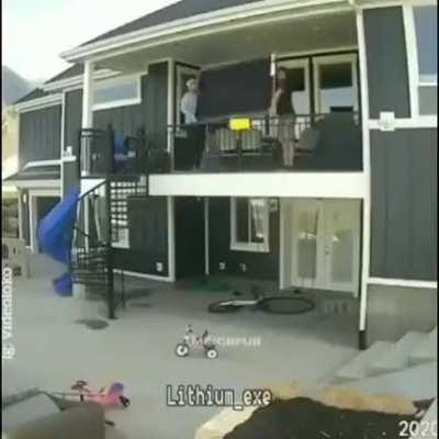 Usem camisinha, e evitem a proliferação de humanos