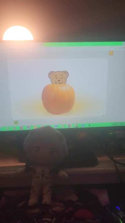 rei vibing to orange rap