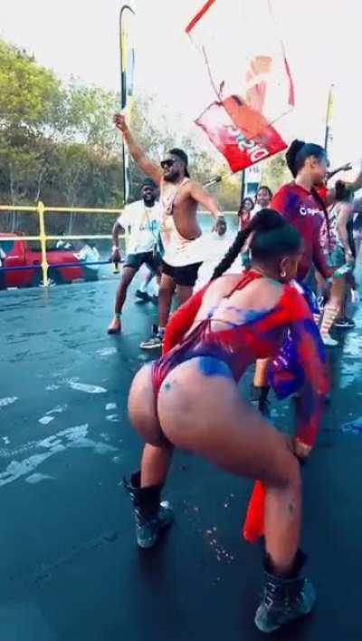 She got that J'ouvert energy (@keri.dancer)