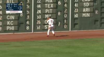 [Highlight] [Highlight] Pablo Reyes escapes the bases loaded jam to keep the game within reach!