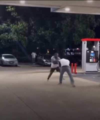 They both ignored the piece and kept it to fists