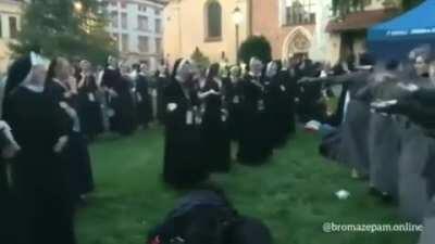 Pesma: BORO I SALE GANGNAM STYLE