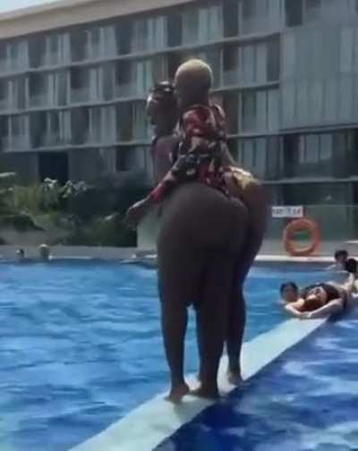 Anyone wants to wank to sheena Gakpe ass together on snap comment ur snap and I will add u