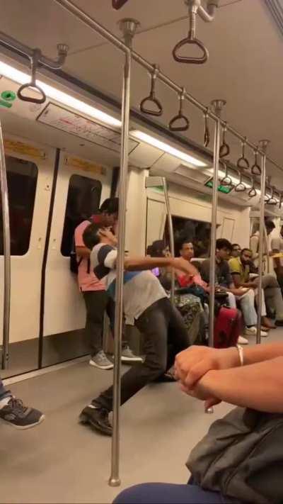 Delhi metro k nazare