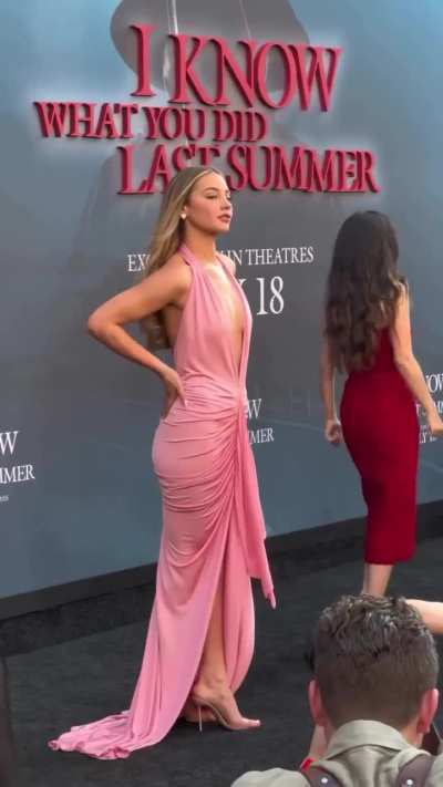 Madelyn Cline attends the World premiere of 