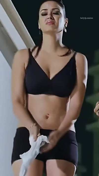 Bruna Abdullah, Kainaat Arora, Maryam Zakaria from Grand masti