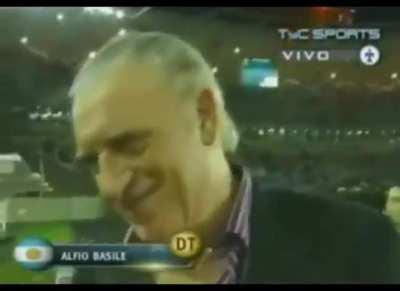 Yo y los monitos viendo el penal del colo barco 