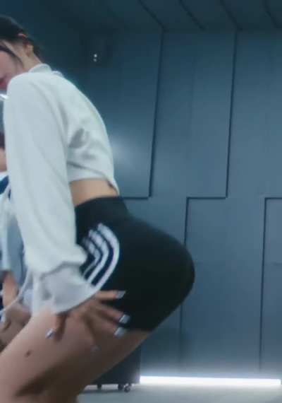 LE SSERAFIM - CHAEWON