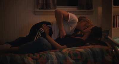 Chloe Grace Moretz lesbian scene with Quinn Shephard