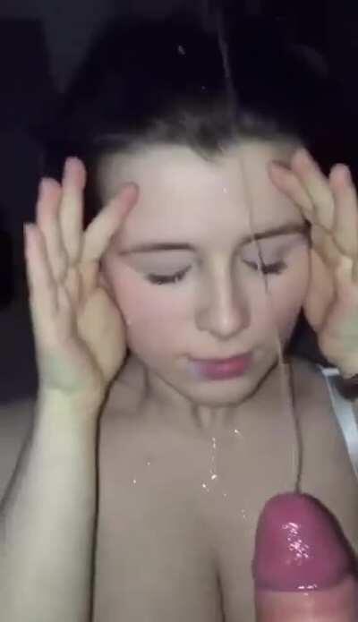 bi hacı hocanın videosu çıkmış oturduğu yerden karıyı emcükluyo videosuna denk gelen filan var mı?