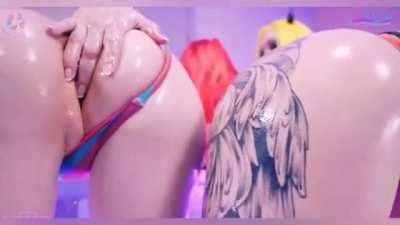 Pool Lesbian Threesome