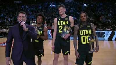 [Highlight] Jordan Clarkson having a good time after winning the 2023 Kia Skills Challenge with his teammates