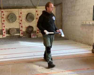 Double bit axe throwing😁🇫🇮