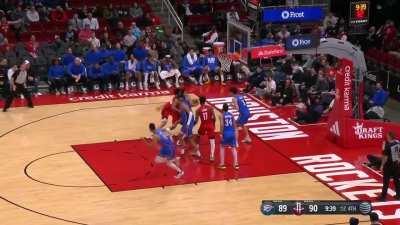 [Highlight] Tari Eason gets the and-1 after a steal and 300 putback attempts