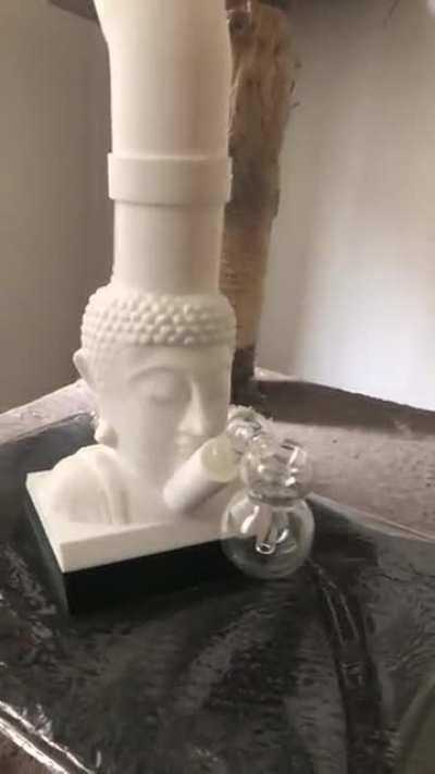 Just finished my new 3d printed bong :)