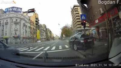 Driver under the influence of alcohol and drugs hits a pole after being chased by police