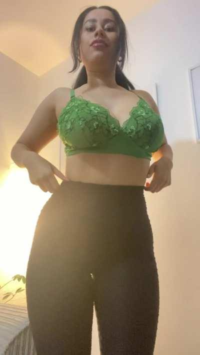 My first time trying green lingerie.. I'm insecure, does it match me?
