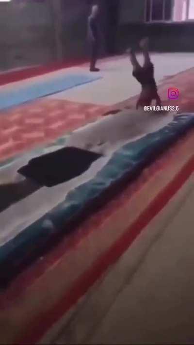 Is this midget a fed?