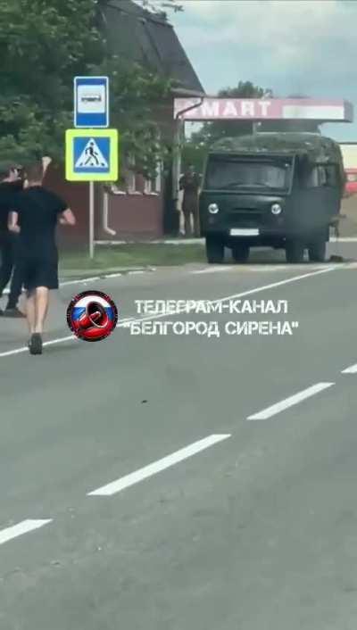 Это наверно один из тех немногих плохих русских, который поддерживает путина и войну /s