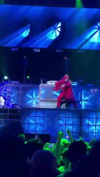 Sid dancing at the Massachusetts show the other night 🤘