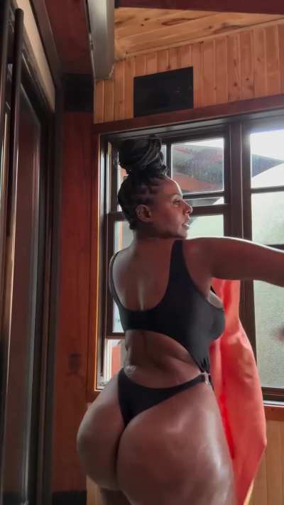 Jiggly Ebony Ass And Tits