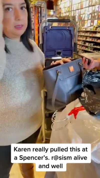 Woman at Spencer’s can’t find her phone and accuses a Black man behind her of stealing it, then finds it in her purse