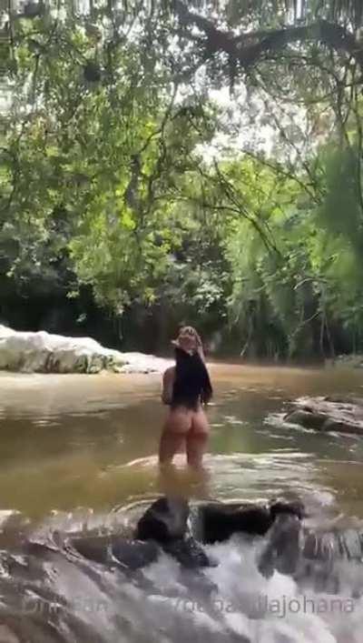 Johana Bobadilla 🍑🍑