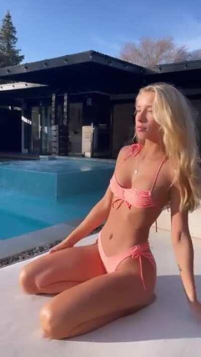 Kenzi Hope (@kenziiihope)