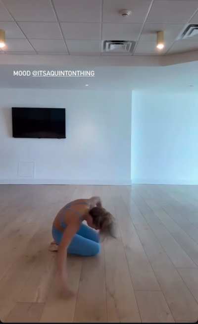 Welcome to /r/Cheerleaders!! Please subscribe and spread the word!