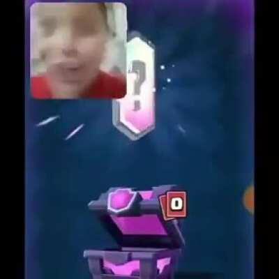 UN CLASICO *BAJEN EL VOLUMENXD*