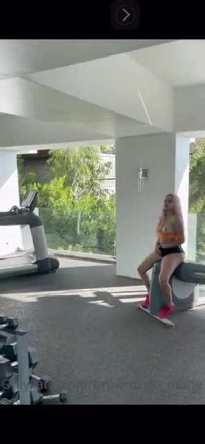 She belongs to the CAPRICORN ♑️ folder.