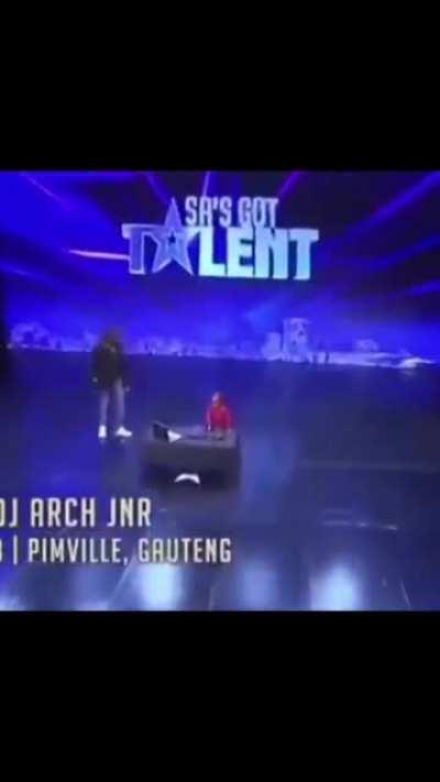 posso ser Dj no churras dos subs?😏