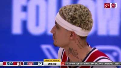 [Highlight] Bill Kennedy's reaction after hearing his own loud voice in Detroit.