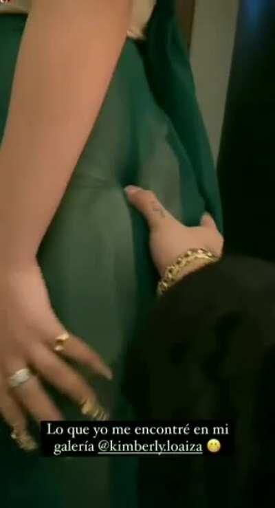 Que rico apretón de culo, provecho ✌️