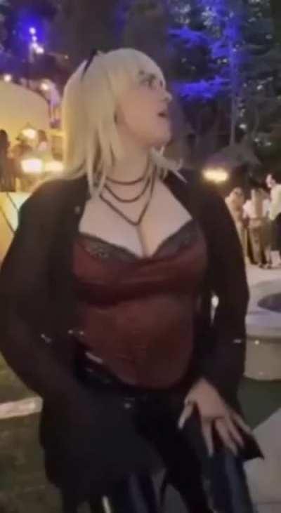 Billie Eilish dancing