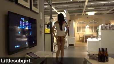 I like flashing my pussy in public store [OC]